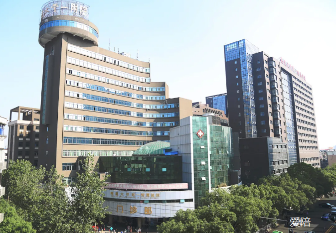 愛陪共享陪護床共享輪椅，憑什么讓大醫(yī)院選擇你？.png